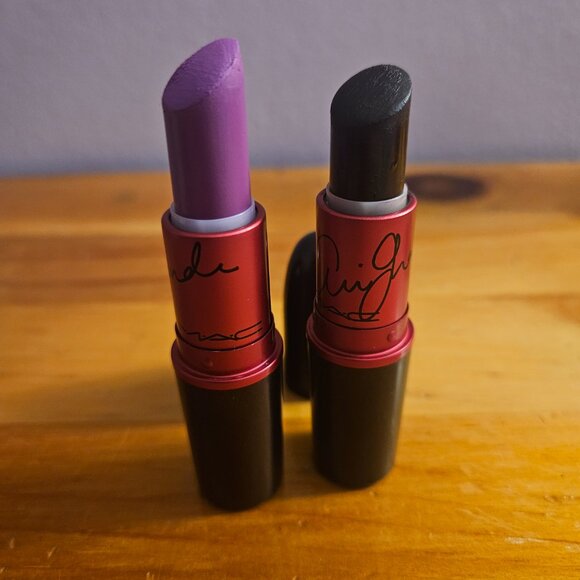 MAC Viva Glam Ariana Grande Lipsticks - Picture 3 of 4